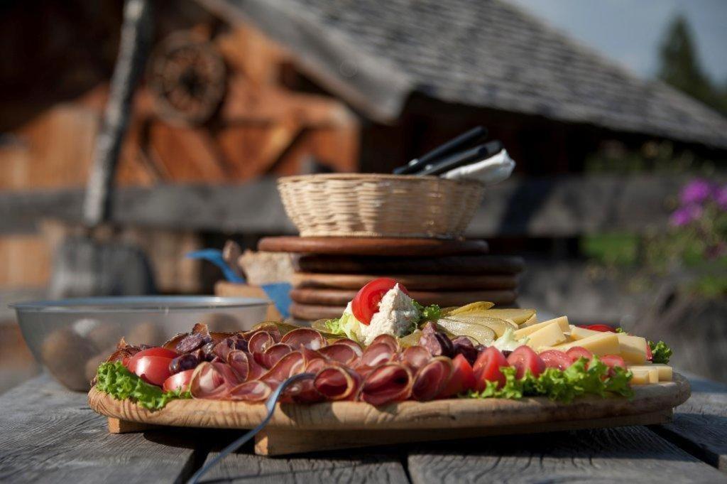 Reiterhof Edelweiss 호텔 산 제네시오 아테시노 외부 사진
